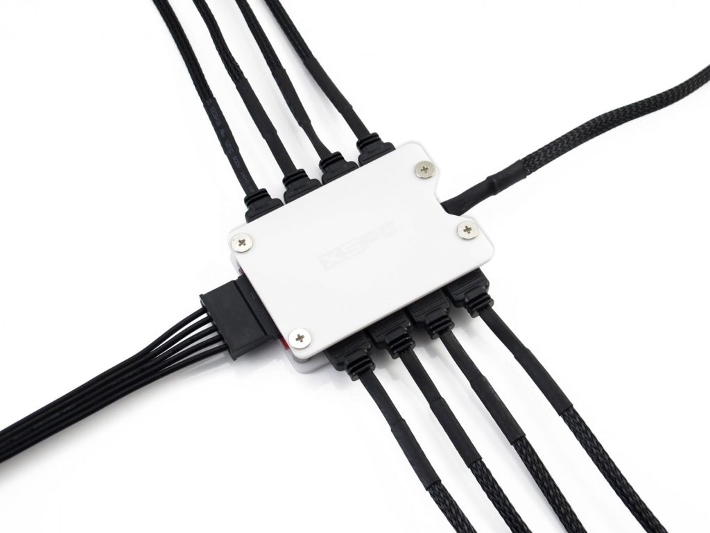 XSPC 8 Way, 3Pin, 5V, Addressable RGB Splitter Hub - SATA Powered (White)