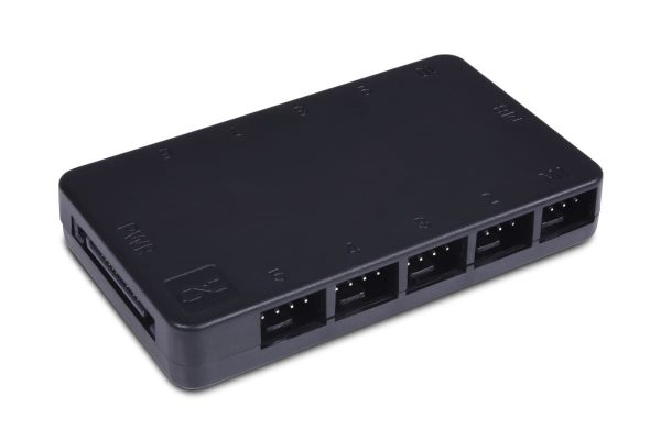 Alphacool Core 10x 4-Pin PWM splitter with SATA power connector