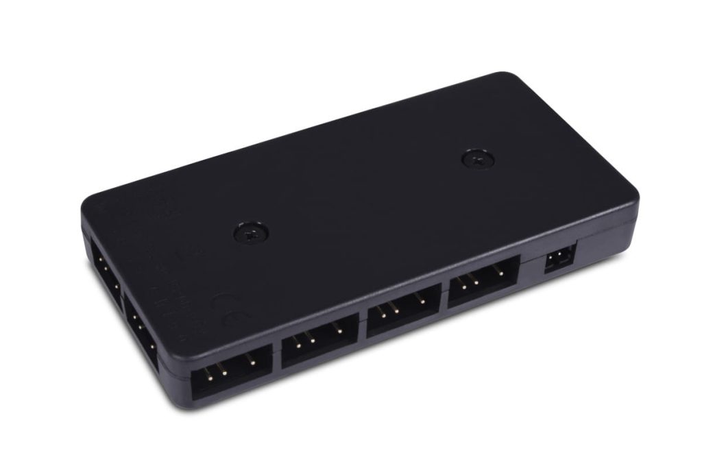 Alphacool Core 11x 3-Pin DRGB splitter with SATA power connector : image 2