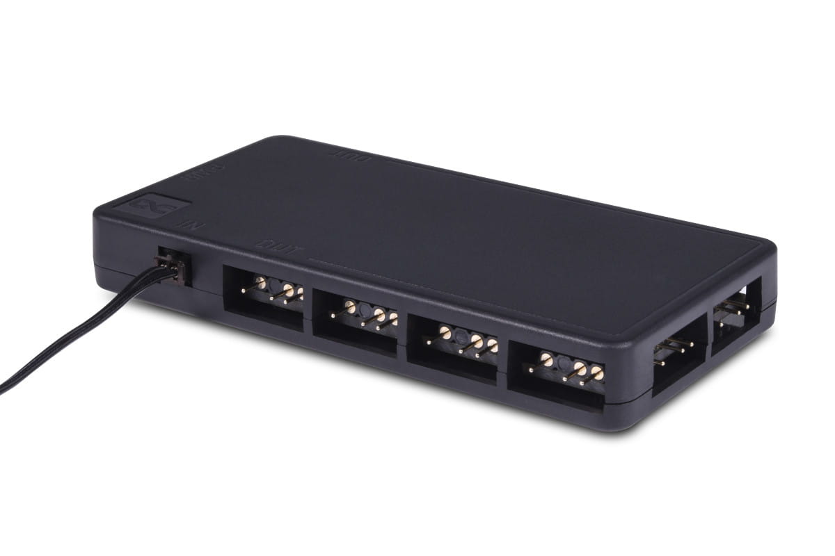 Alphacool Core 11x 3-Pin DRGB splitter with SATA power connector : image 4