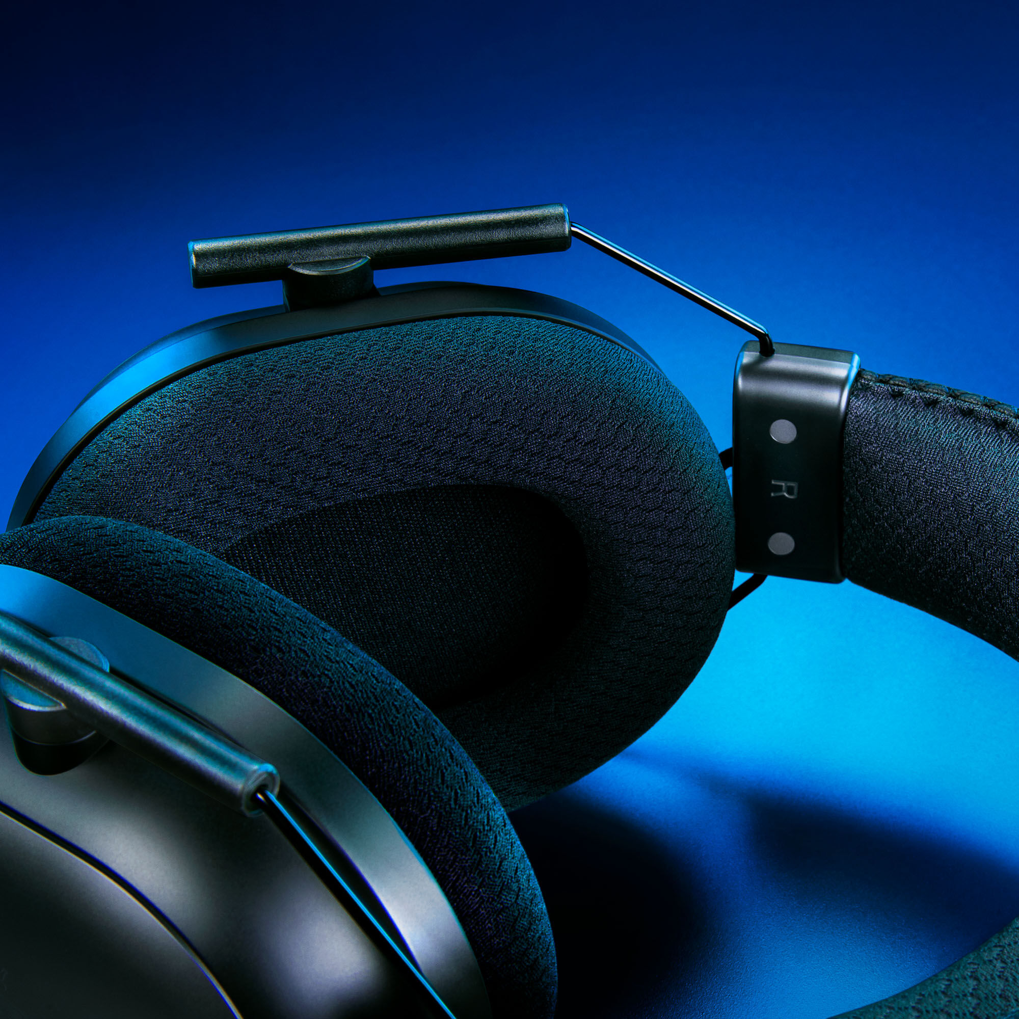 Razer BlackShark V2 Pro for PlayStation and Xbox Wireless Esports Gaming Headset - black