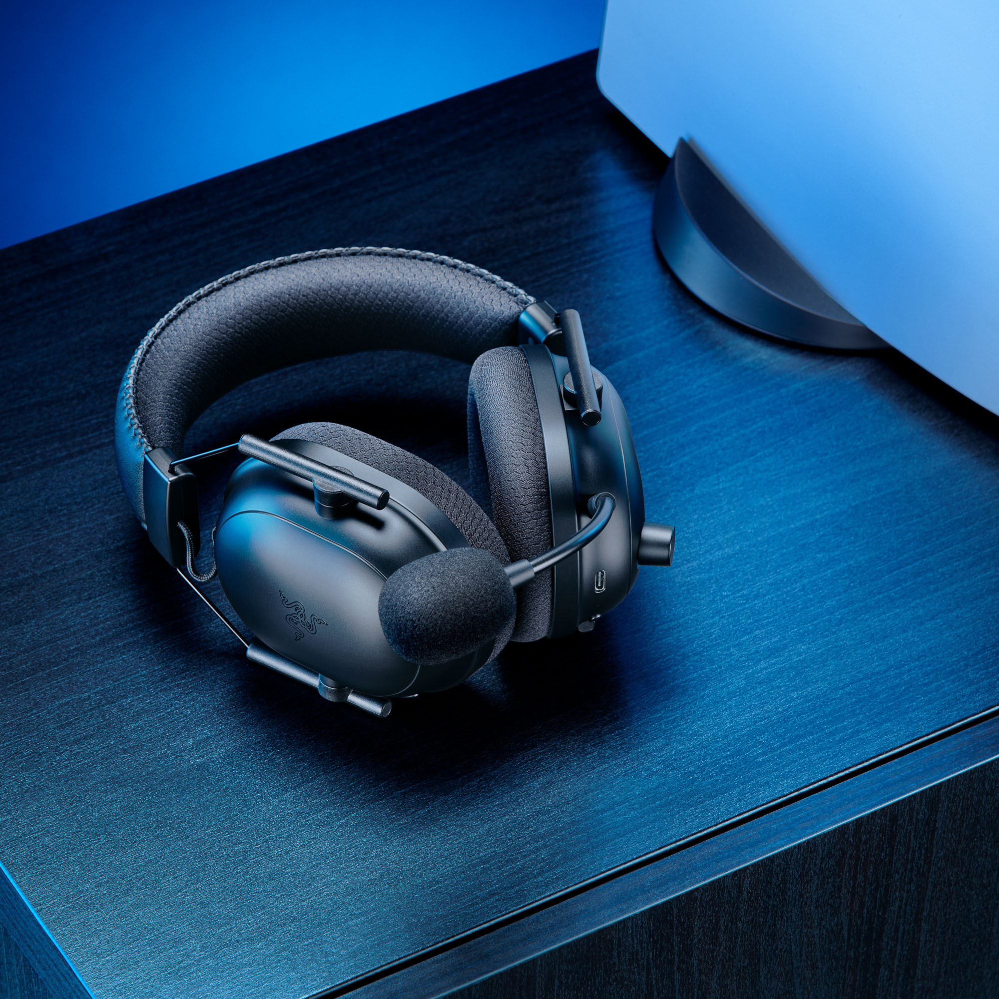 Razer BlackShark V2 Pro for PlayStation and Xbox Wireless Esports Gaming Headset - black