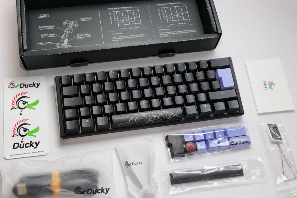 Ducky Channel One 3 Classic Black (UK) - Mini - Cherry Silent Red