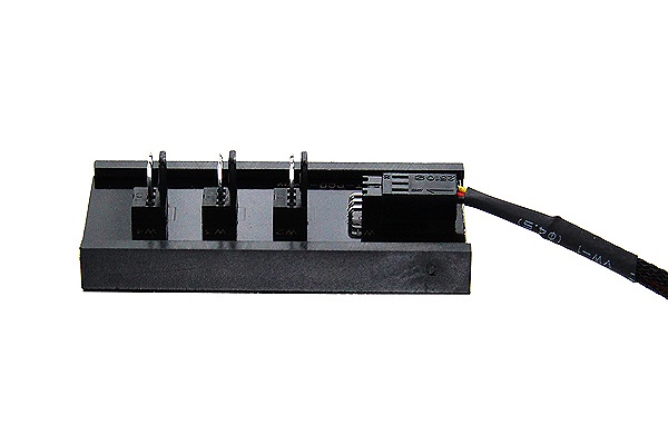 ModmyToys Adapter 3-Pin Female to 4-Pin Socket 90cm - black