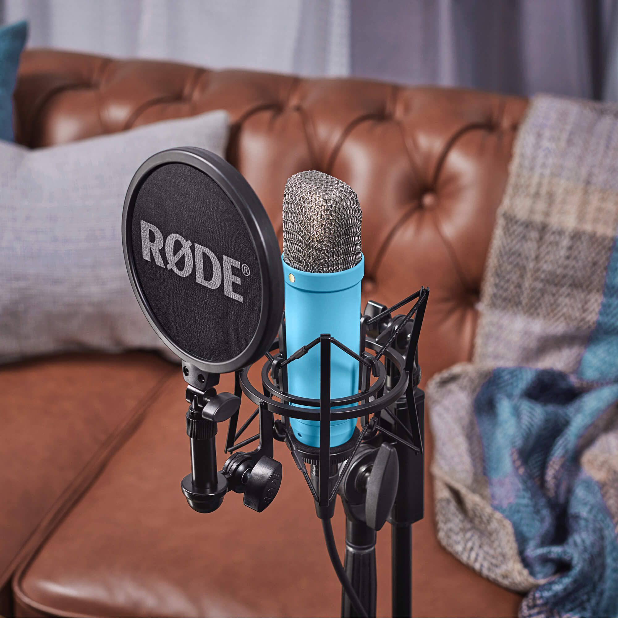 Rode NT1 Signature Blue, large diaphragm condenser microphone - blue ...