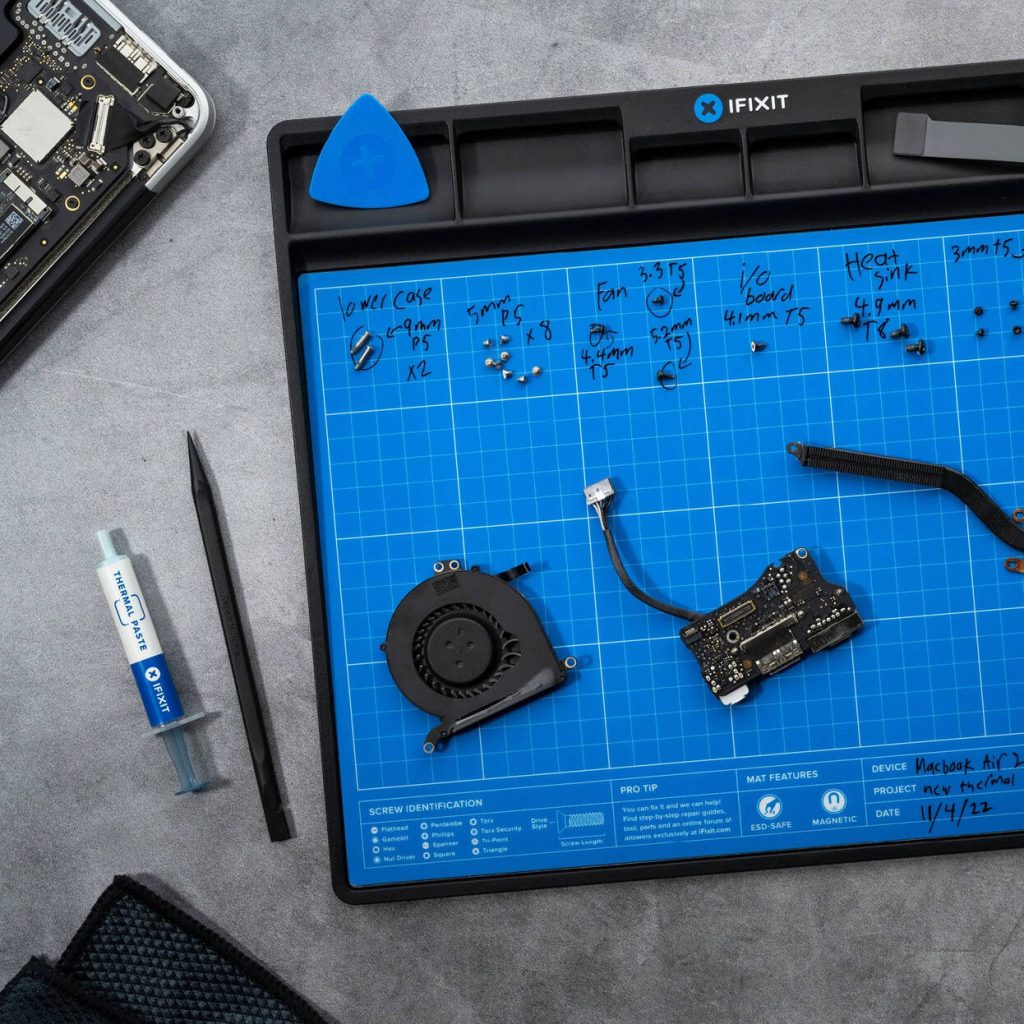 IFixit FixMat magnetic project mat, ESD-safe - blue