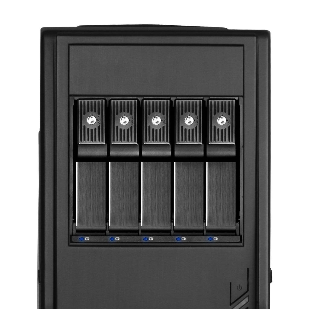Silverstone FS305-12G 3 x 5.25" device bay to 5 x 3.5" Hot-Swap Caddy