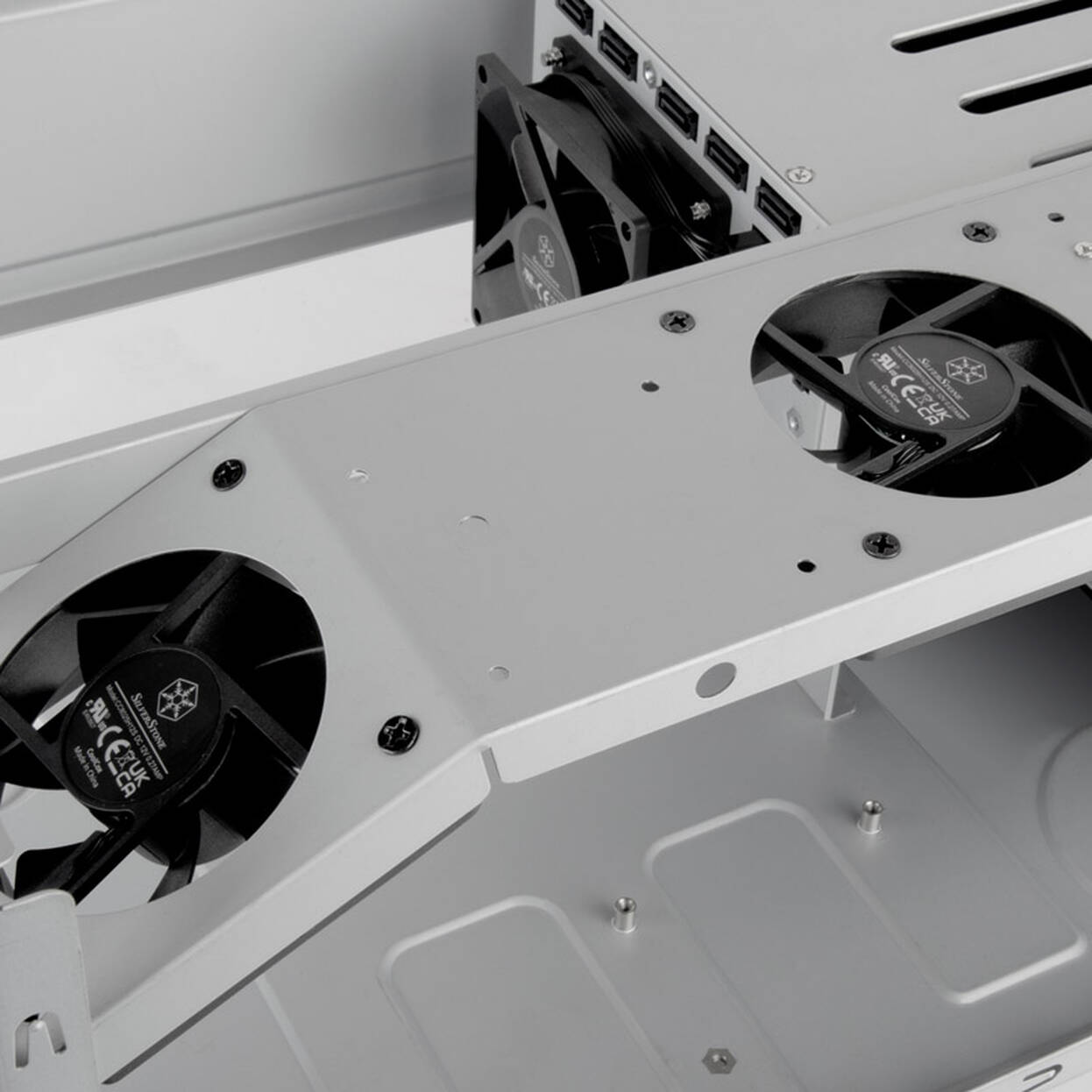 SilverStone SST-CS351B SAS-12G/SATA-6G NAS case with 5 drive bays