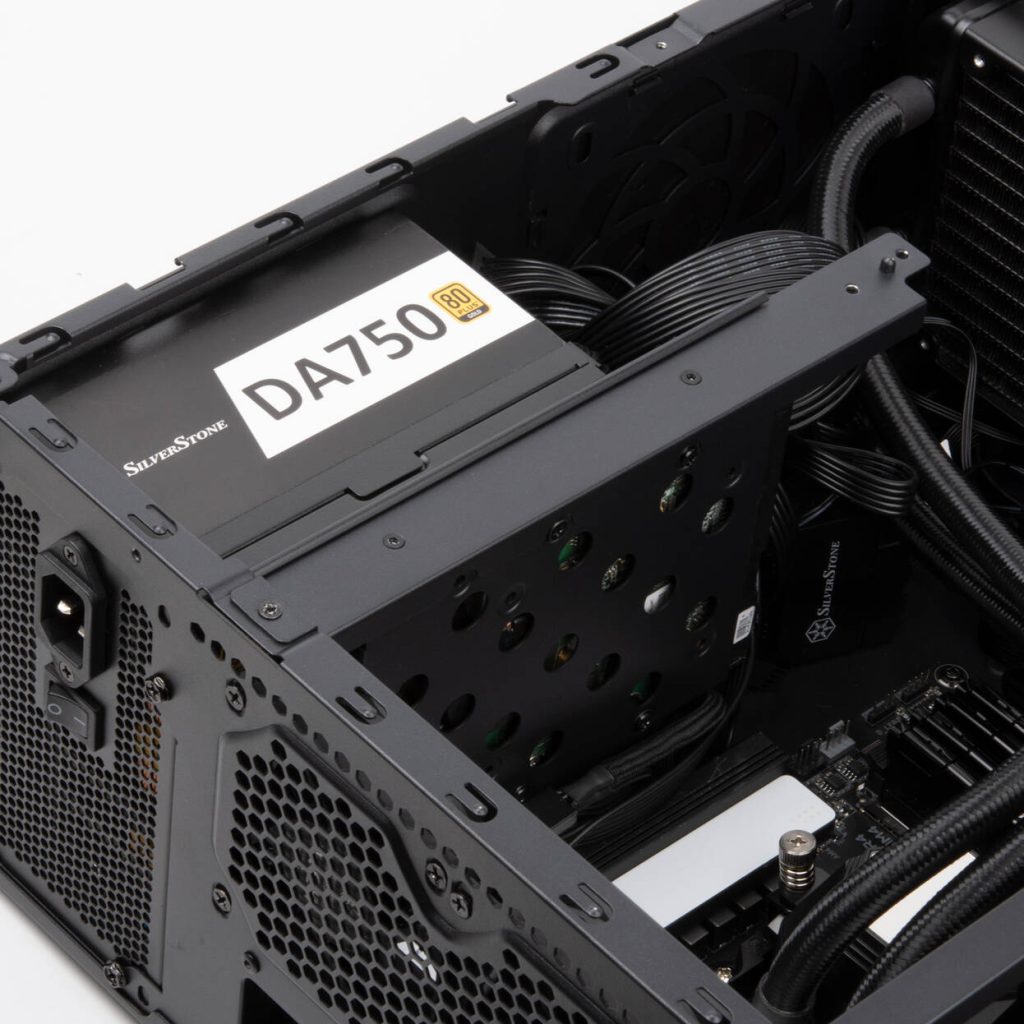 SilverStone SST-GD11B - Grandia Airflow Desktop - black