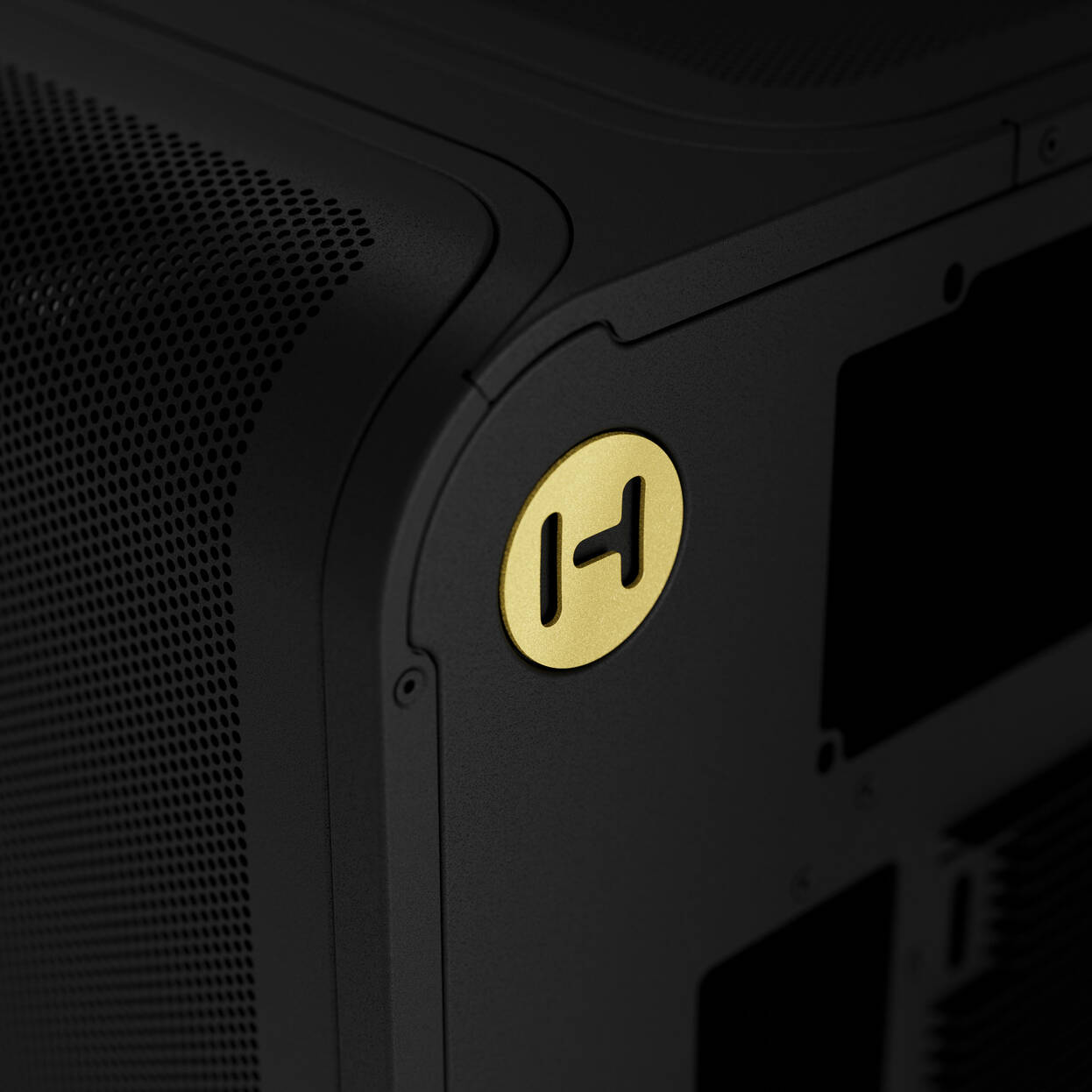 HYTE X50 Air Midi Tower - Pitch Black