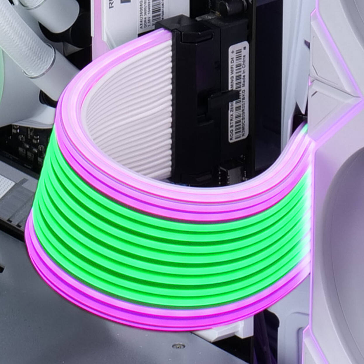 Lian Li Strimer Wireless 24-Pin RGB Motherboard Cable + Strimer Wireless 12V-2x6 GPU Cable Wide