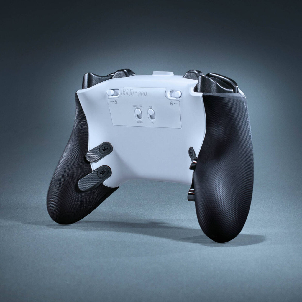 Razer Raiju V3 Pro Wireless PS5/PC Controller, Pro Buttons, Symmetrical Layout - White